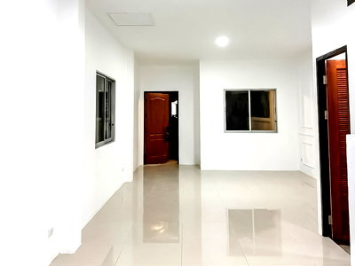 Townhouses for sale Chonburi : Townhouse for Sale Siam Country Club 2 Bedrooms Corner House