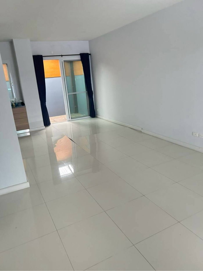 รูป 🏡 ขายทาวน์โฮม 3 ชั้น เบล็สทาวน์ ศรีนครินทร์–หนามแดง ✨ ทำเลดี เข้าออกได้ 2 เส้นทาง พร้อมต่อเติมครัวและหลังคาที่จอดรถ - รูปที่ 12/15