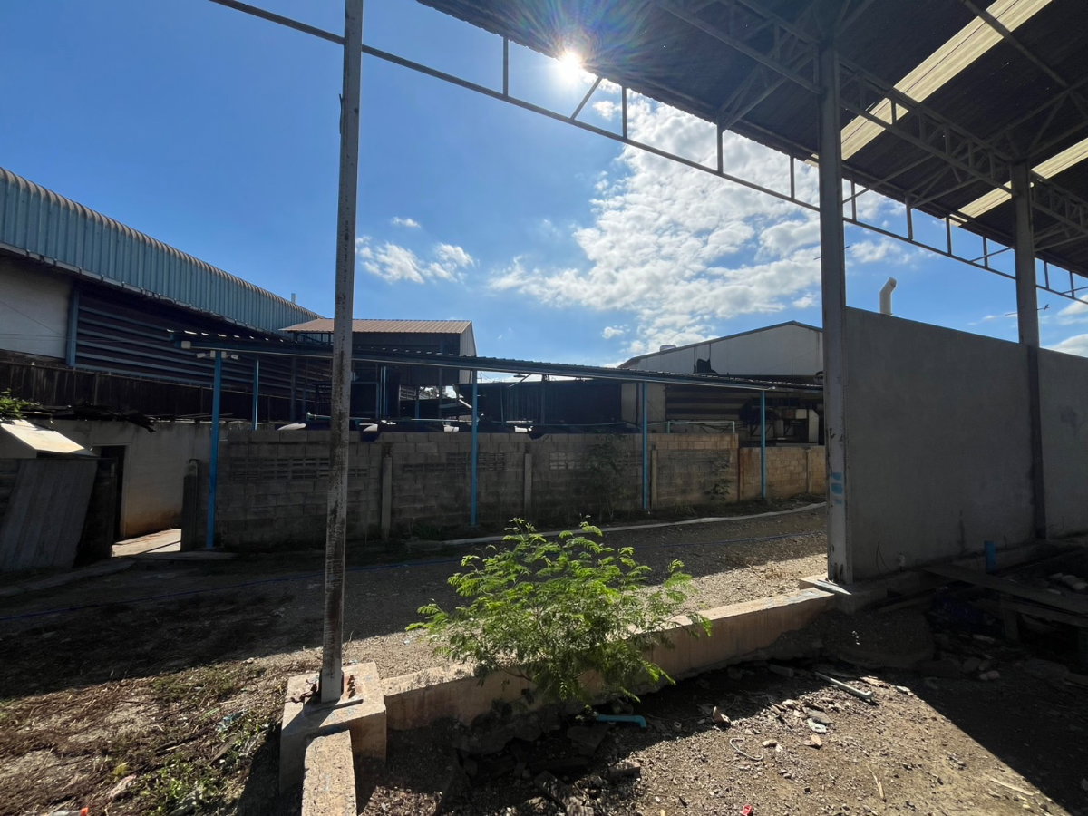 picture Land with buildings + house + warehouse, including factory license (Form 4). - 17/23