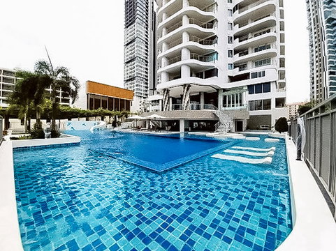 2Bed Condo for Rent La Royale Beach Sea View