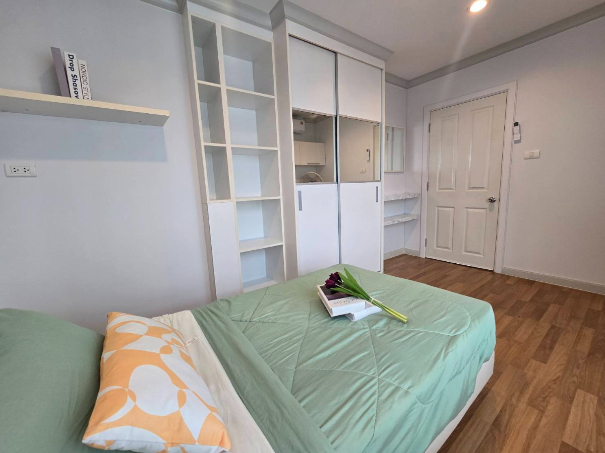 picture For Rent Lumpini Place Rama 9 – Ratchada fully furnished good view   Floor 25  - 5/16