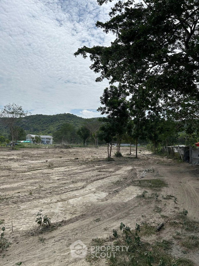 รูป ที่ดินสำหรับปล่อยขาย 1,300 ตารางเมตร แถว ใกล้ เมืองหัวหิน (ID 3271043) - รูปที่ 3/5