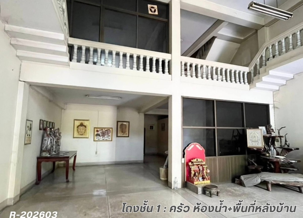 รูป ขายอาคารพาณิชย์ริมถนนแสงชูโต ห้องมุม 2 คูหา  3 ชั้น พื้นที่ทะลุถึงกัน 56 ตร. วา.  4 นอน จอดรถได้ 3 คัน ตกแต่งพร้อมเฟอร์บิ้วท์อิน สภาพสวย พร้อมอยู่ - รูปที่ 11/12