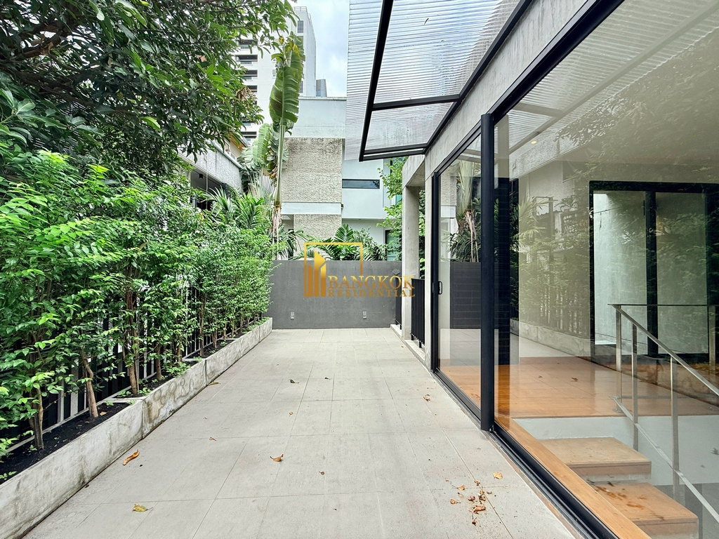 picture Contemporary 2 Bedroom House For Rent in Phrom Phong - BR27876SH - 35/40