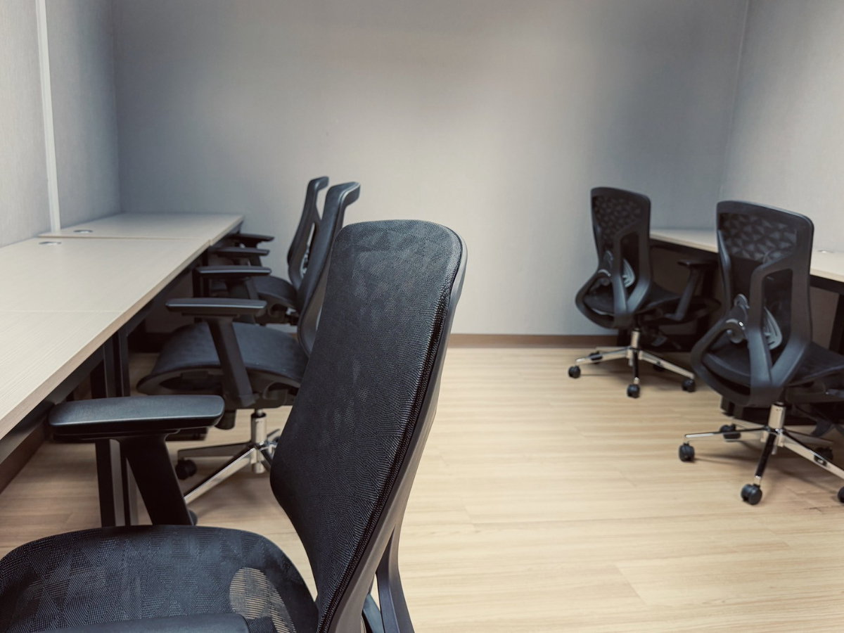 picture Private Office for Rent in Asoke near BTS Asok & MRT Sukhumvit | Flexory Space - 7/21