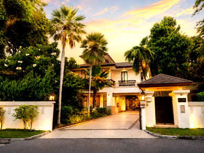 Houses for sale Thonburi Vocational College : [Excellent Feng Shui] Nusasiri Sathorn–Pinklao | Luxury Home on the "Dragon's Belly" | East-Facing | 208 sq.w.