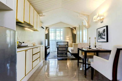 Condos for sale : Seaside unit for sale, featuring a great atmosphere and a private beach