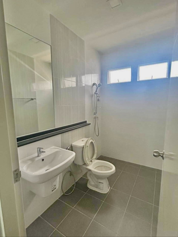 รูป 🏡 ขายทาวน์โฮม 3 ชั้น เบล็สทาวน์ ศรีนครินทร์–หนามแดง ✨ ทำเลดี เข้าออกได้ 2 เส้นทาง พร้อมต่อเติมครัวและหลังคาที่จอดรถ - รูปที่ 13/15