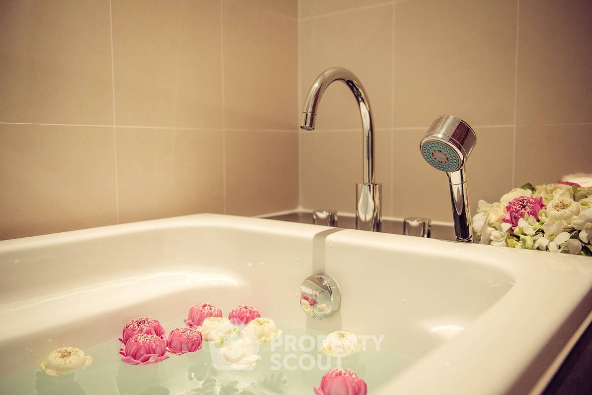 รูป ขายคอนโด 2 ห้องนอน ขนาด 178 ตร.ม. ที่ Lotus Gardens ลายัน (ID 1219698) - รูปที่ 25/26