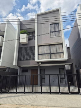 บ้านเดี่ยว โฮมออฟิศให้เช่า สวย ใหม่กริบ เพียง60,000 ทักไลน์ paolin1