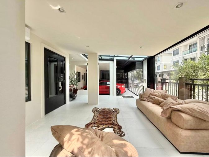 5-bed house for rent, 274 sqm, 56 sq wah, Passorn Wongwaen - Ramindra