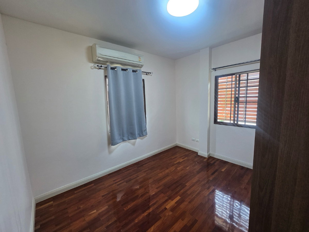 รูป 🏡 ให้เช่าบ้านเดี่ยว 2 ชั้น หลังมุม | เศรษฐสิริ เสรีไทย บ้านเดี่ยวหลังมุม รีโนเวทใหม่ทั้งหลัง พื้นที่กว้าง เป็นส่วนตัว - รูปที่ 9/15