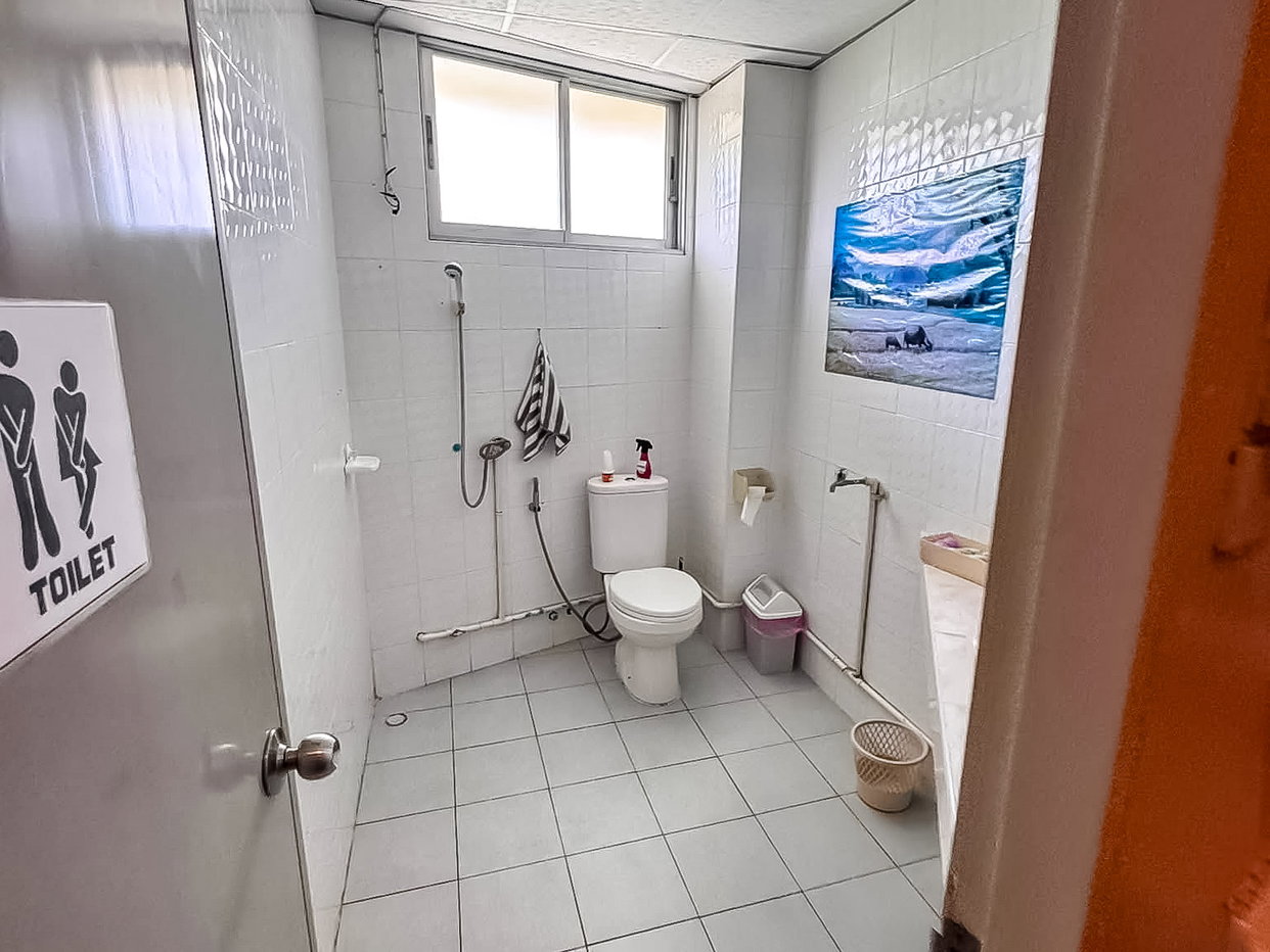 picture 2 Unit Commercial Building for Sale Pratumnak 4 Storeys - 11/11
