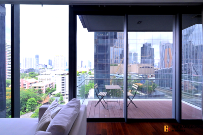 Condos for sale : Marque Sukhumvit near BTS Phrom Phong Luxury Condo at Special Price