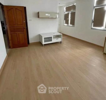 คอนโด 2-ห้องนอน ที่ บ้านกลางกรุงรีสอร์ท ใกล้ MRT ห้วยขวาง (ID 3263342)