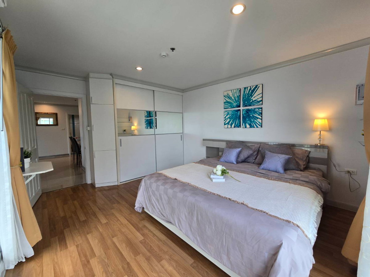 picture For Rent Lumpini Place Rama 9 – Ratchada fully furnished good view   Floor 25  - 3/16