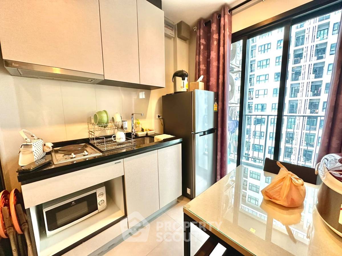 picture High-Floor 1-BR Condo At The Base Central Pattaya (ID 3280852) - 18/38