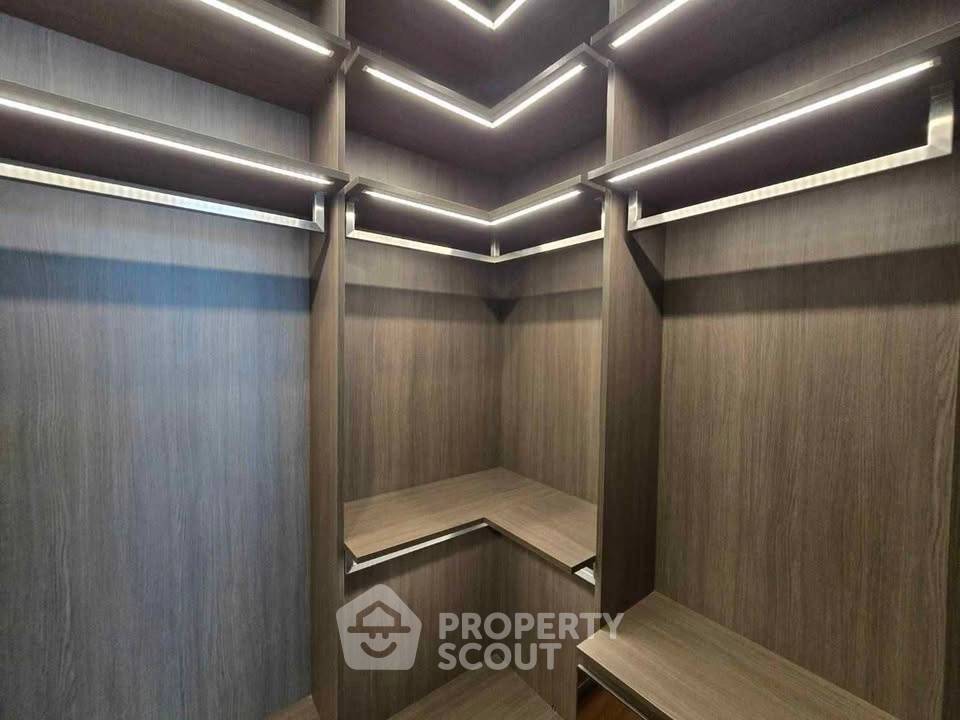 picture 20th-Floor 2-BR At Q1 Sukhumvit, 20m To BTS Nana (ID 3049259) - 12/28