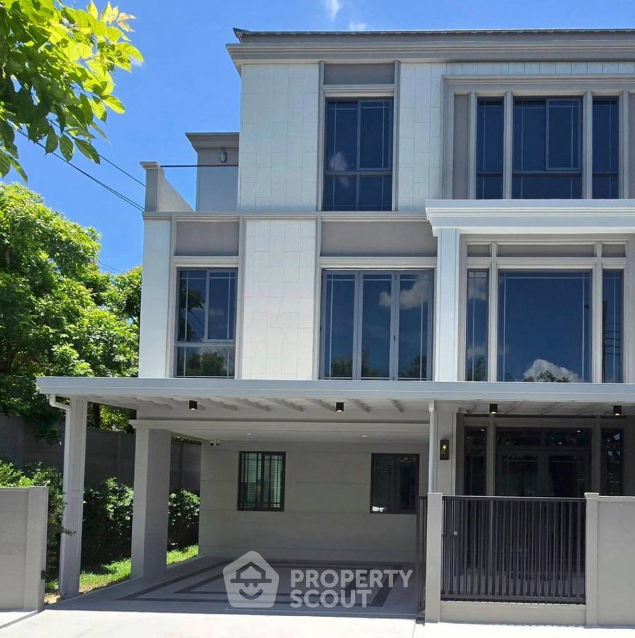รูป บ้าน 2 ห้องนอน ขนาด 214 ตร.ม. โครงการ Baan Klang Muang Classe Sukhumvit 77 (ID 3273583) - รูปที่ 1/11