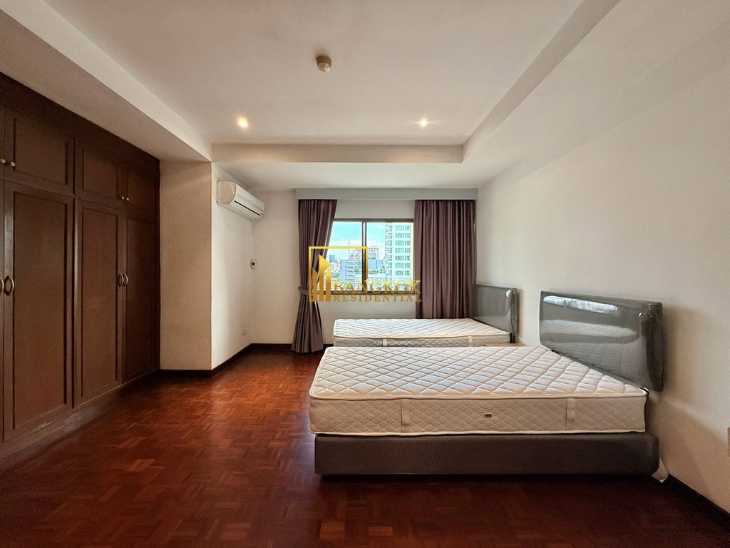 รูป Spacious 3 Bedroom Apartment For Rent in Phrom Phong Area - BR21180AP - รูปที่ 20/44
