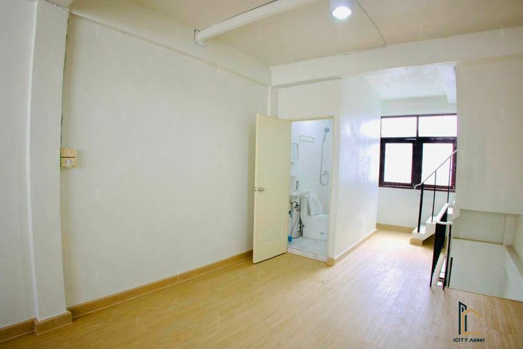 4-bed townhouse for rent, 180 sqm, 25 sq wah, Sathon