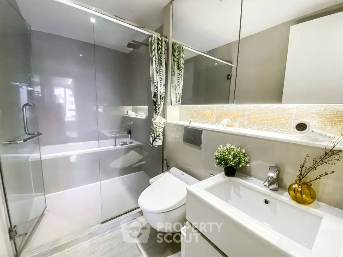 picture 1-BR Condo At H Sukhumvit 43 Near BTS Phrom Phong (ID 3227460) - 10/18
