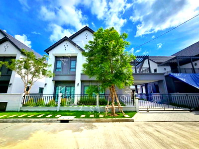 Houses for rent Samut Prakarn : Centro Bangna | 🚅 Near MRT Si Dan and Mega Bangna