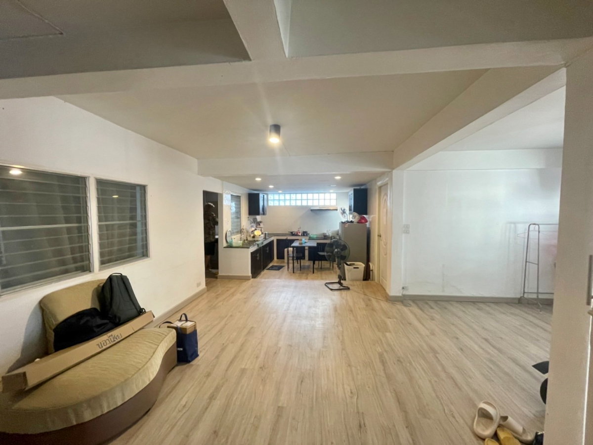 picture House for rent near MRT Sutthisan Tel.0999983897  - 5/31