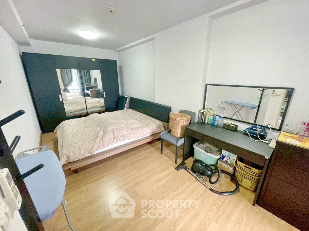 picture 1-BR Condo At Supalai Park Asoke Ratchada Near MRT Phra Ram 9 (ID 3076793) - 1/7