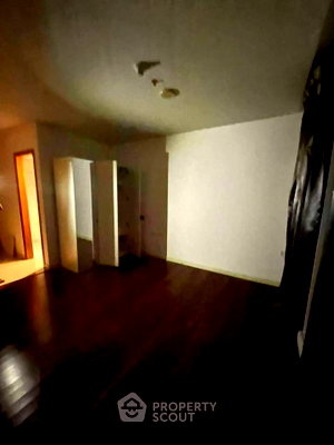 Condos for sale : 25th-Floor 1-BR At Circle Condominium Near MRT Phetchaburi (ID 3247024)