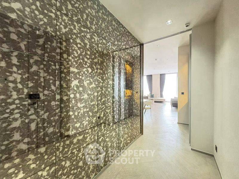 รูป ชั้น 22 คอนโด 2 ห้องนอน The Reserve Sathorn ใกล้ BTS Sala Daeng (ID 3276451) - รูปที่ 2/11