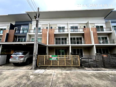 Townhouses for sale Pradist Manutham Road : TOWN HOUSE 21.6 Sq.w. Bang Khen Bangkok for 4.1M