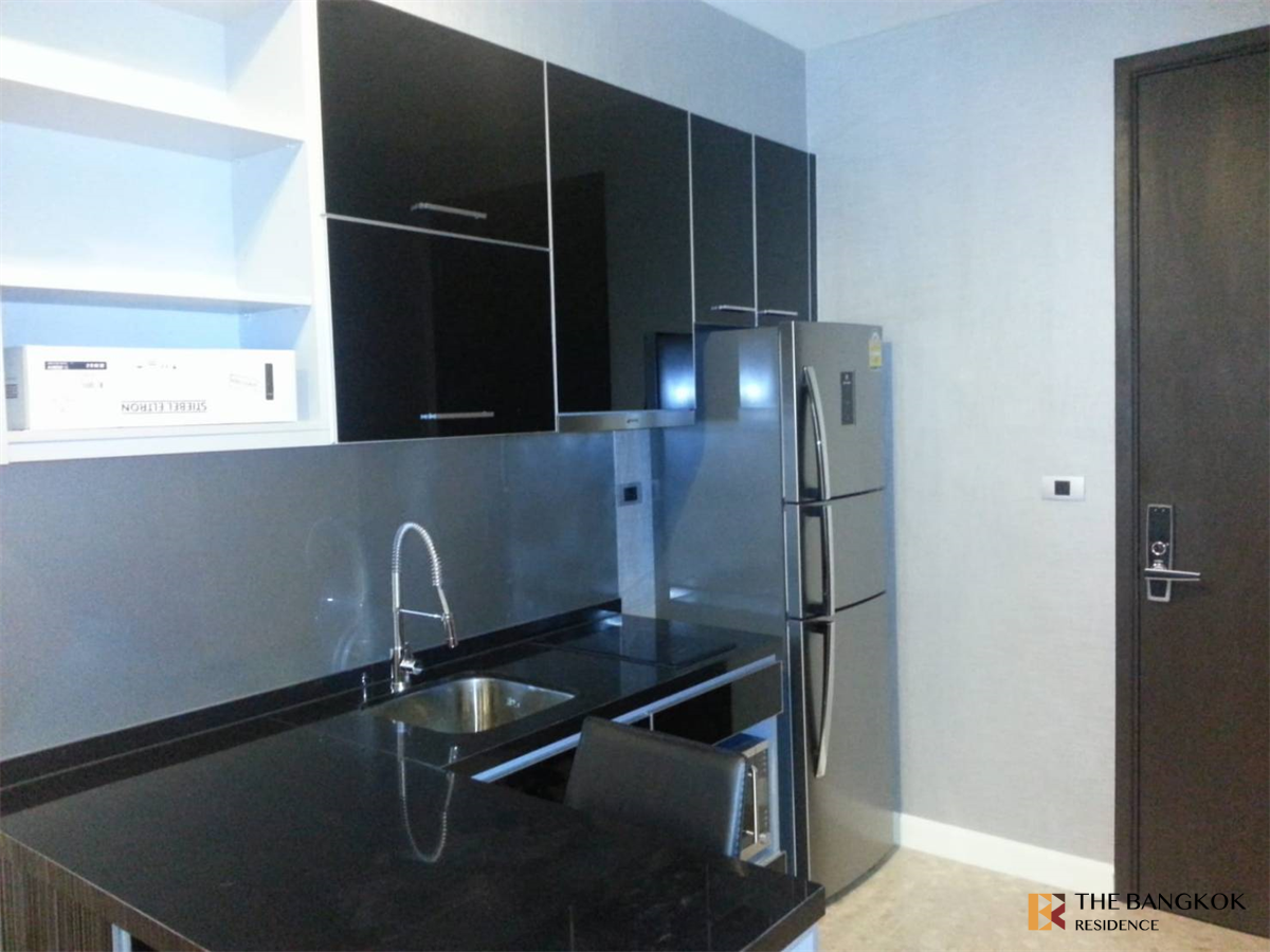 picture The Crest Sukhumvit 34 near BTS Thong Lo Move-in Ready, Just Bring Your Stuff - 1/9