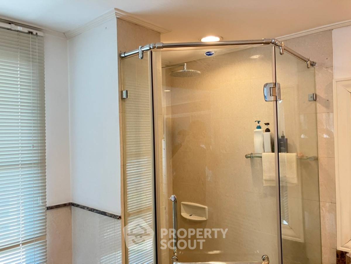 รูป ใกล้ BTS ทองหล่อ 300 ม. | คอนโด 2 ห้องนอน La Vie En Rose Place Condominium (ID 2841475) - รูปที่ 14/19