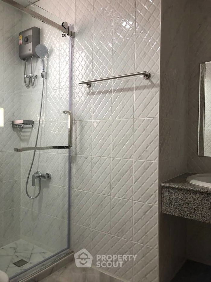 picture 2-BR Condo at Pathumwan Resort near BTS Phaya Thai (ID 3133761) - 12/12