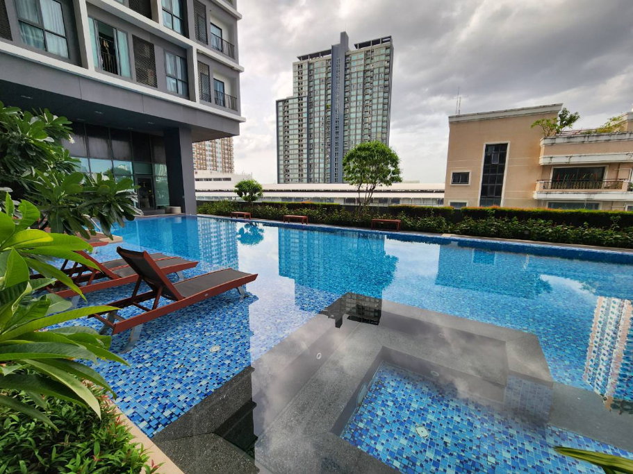 รูป ขาย คอนโด IDEO Mobi Sathorn (ไอดีโอ โมบิ สาทร) ติด BTSกรุงธนบุรี ห้อง Duplex ชั้นสูงวิวเมือง 61.29 ตร.ม.2 ห้องนอน 2 ห้องน้ำ เพียง 7.5 ล้านบาท!  - รูปที่ 37/40