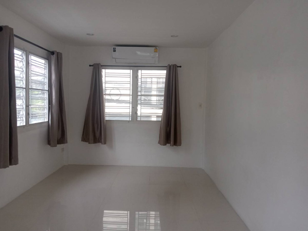 picture House for rent near MRT Sutthisan Tel.0999983897  - 24/31