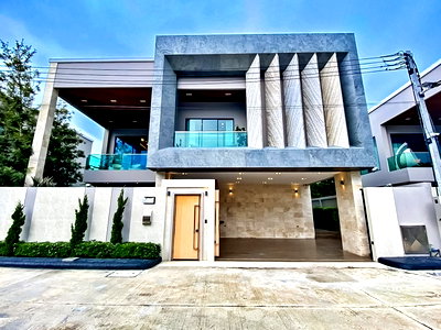 บ้านเดี่ยว ชลบุรี : 4 Bedroom Modern Luxury House for Sale Huai Yai Pattaya