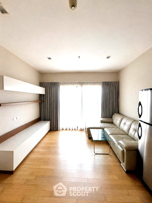 Condos for sale : 200m From BTS Ekkamai: High-Floor 1-BR Noble Reveal Ekamai (ID 3186278)