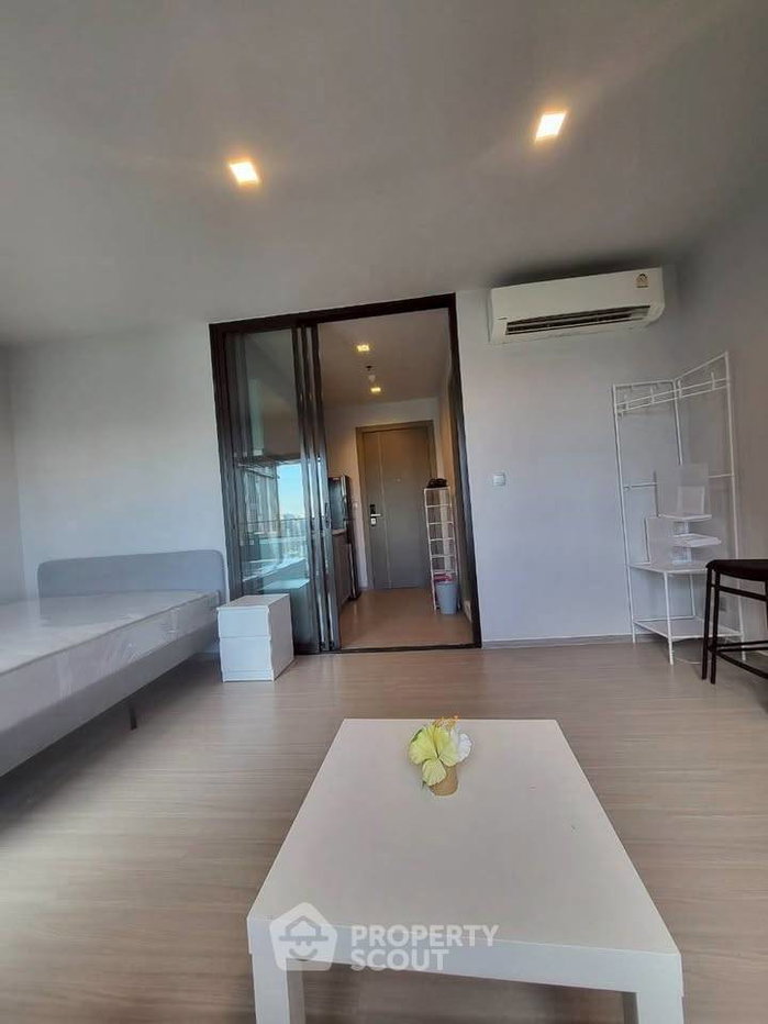 picture Studio Condo at Life Asoke - Rama 9 near MRT Phra Ram 9 (ID 3283095) - 7/11