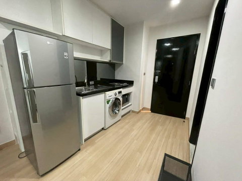 1Bed | 1Bath | BTS Phra Khanong | 55sqm | THB 40,000/mo | Fl.27 — Sky Walk Residences Bangkok