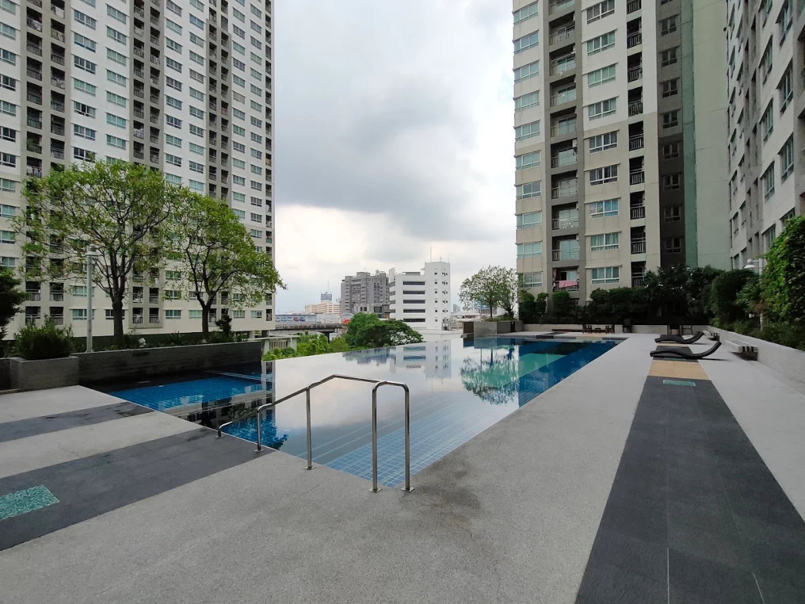 picture 🏡 Affordable Condo in a Great Pinklao Location - 17/18