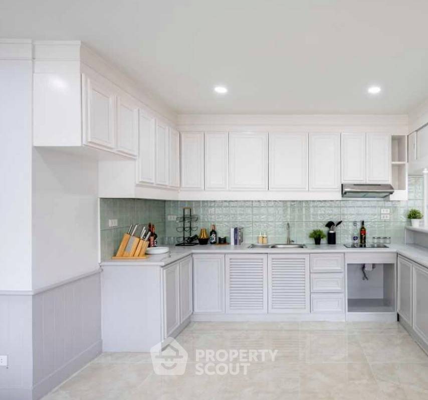 รูป คอนโด 2 ห้องนอน ขนาด 117 ตร.ม. ขายที่ Saranjai Mansion ใกล้ BTS Nana (ID 3121151) - รูปที่ 2/12