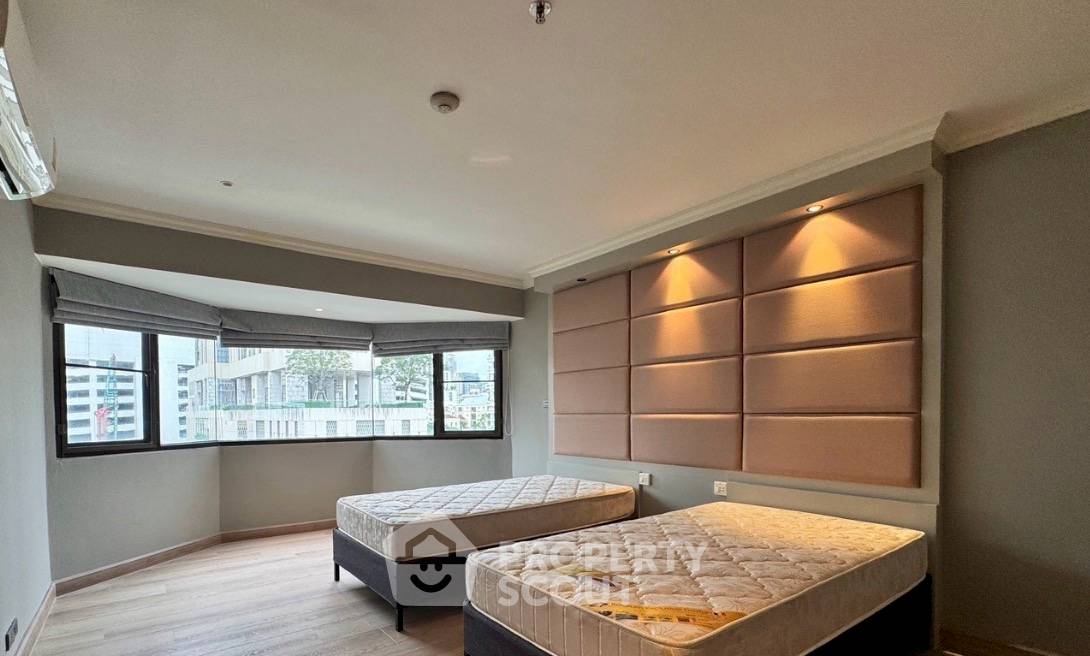 picture 2-BR Condo at Baan Suanpetch Condominium near BTS Phrom Phong (ID 3270371) - 8/8
