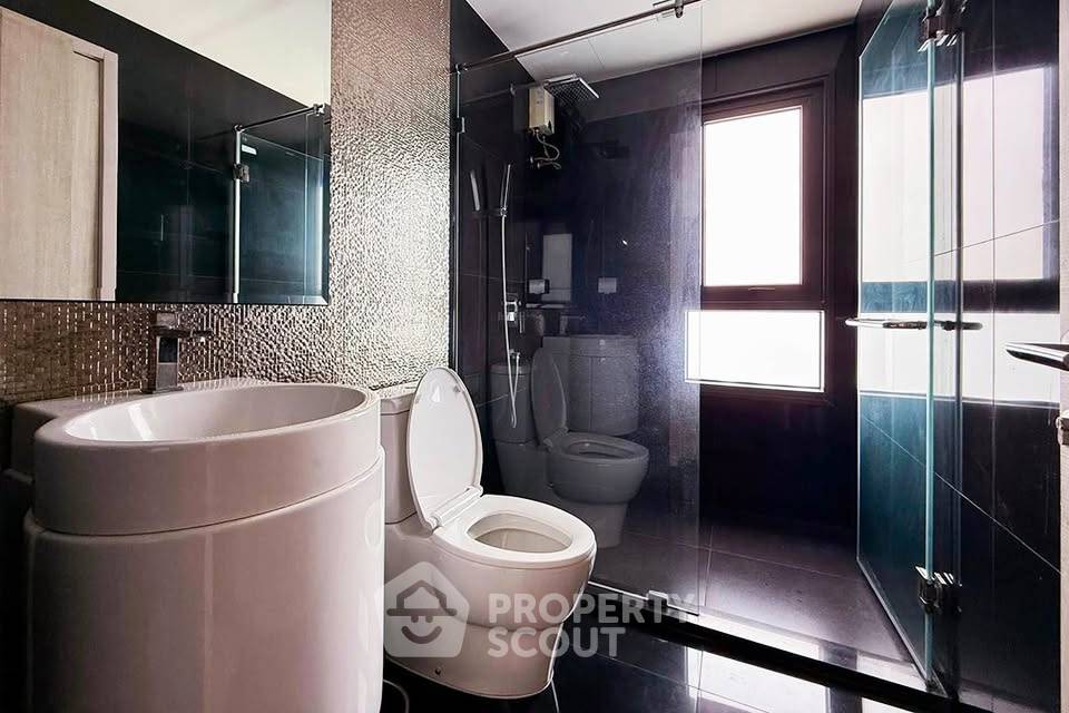picture 18th-Floor 2-BR Rhythm Sukhumvit 36-38, 300m To BTS Thong Lor (ID 3102424) - 8/16