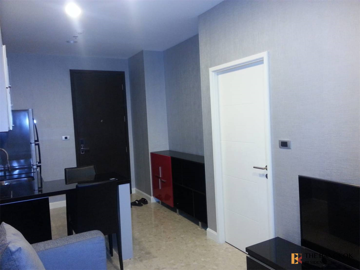 picture The Crest Sukhumvit 34 near BTS Thong Lo Move-in Ready, Just Bring Your Stuff - 4/9