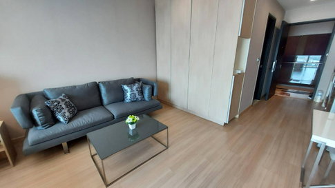 For Rent: Sky Walk Condominium - Studio 37 sq.m., 27th Floor, Great View, Near BTS Phra Khanong (Ref: 132628)