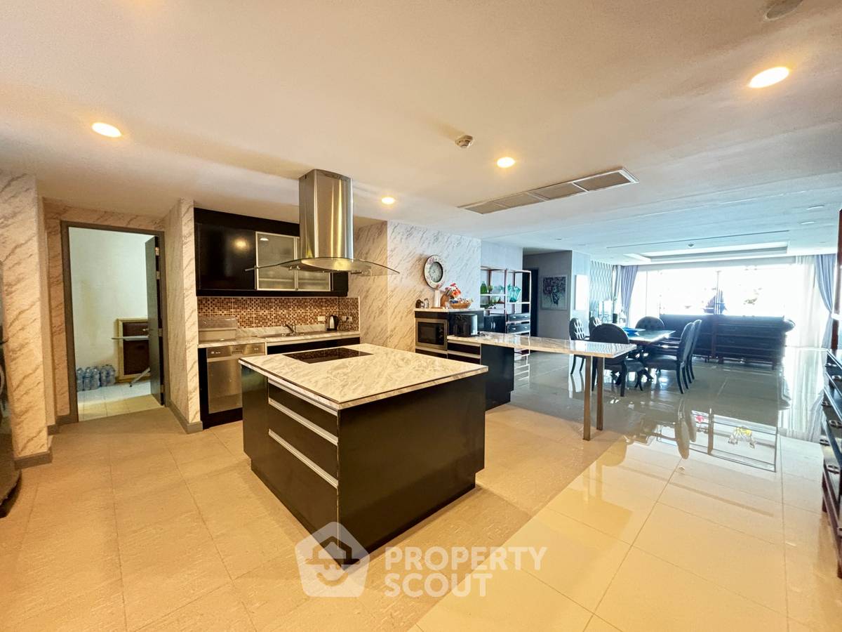 รูป คอนโด 4-ห้องนอน ที่ ลา รอยัล ใกล้ เมืองพัทยา (ID 3280816) - รูปที่ 25/34