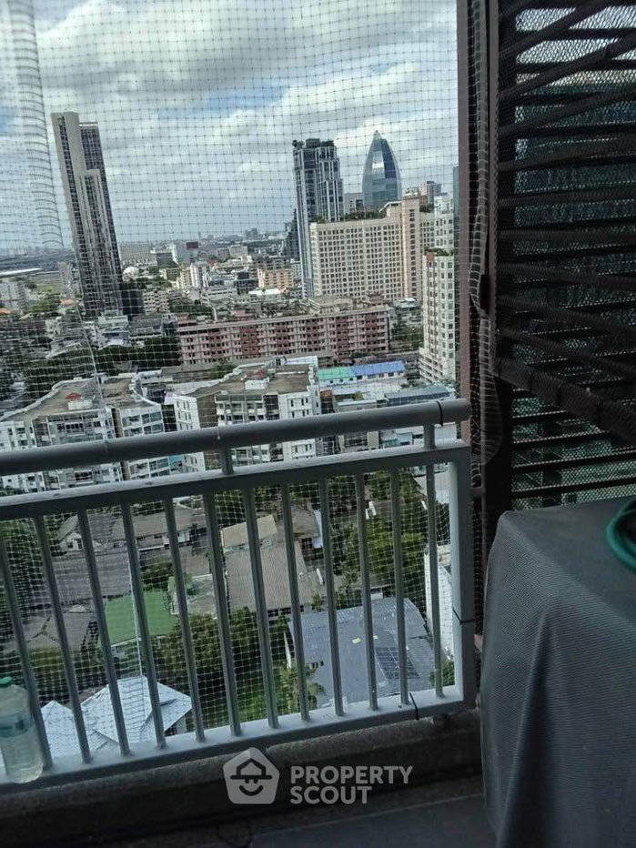 picture Spacious 1-BR 60 Sqm Centric Scene Phaholyothin 9 Near BTS Ari (ID 3188337) - 3/6