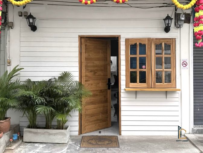4-bed townhouse for rent, 180 sqm, 25 sq wah, Sathon